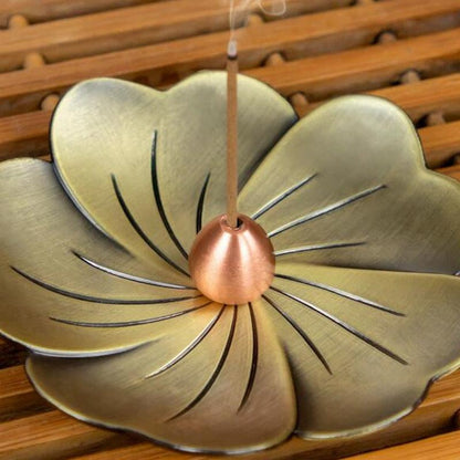 Vintage Alloy Incense Burner - Creative Sandalwood Furnace for Bedroom - Bronze